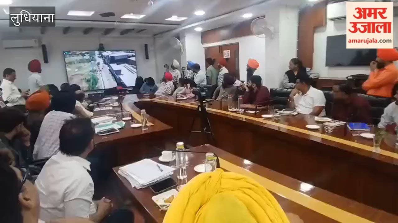 MP Sant Balbir Singh Seechewal held a meeting with officials regarding the Buddha Nullah in Ludhiana.