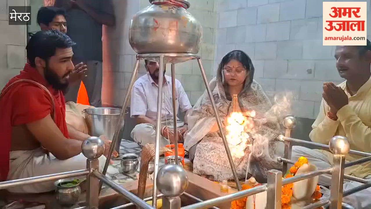 Meerut: Chairperson inaugurates project for 30 mini hand pumps.