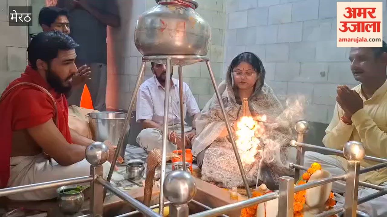 Meerut: Chairperson inaugurates project for 30 mini hand pumps.