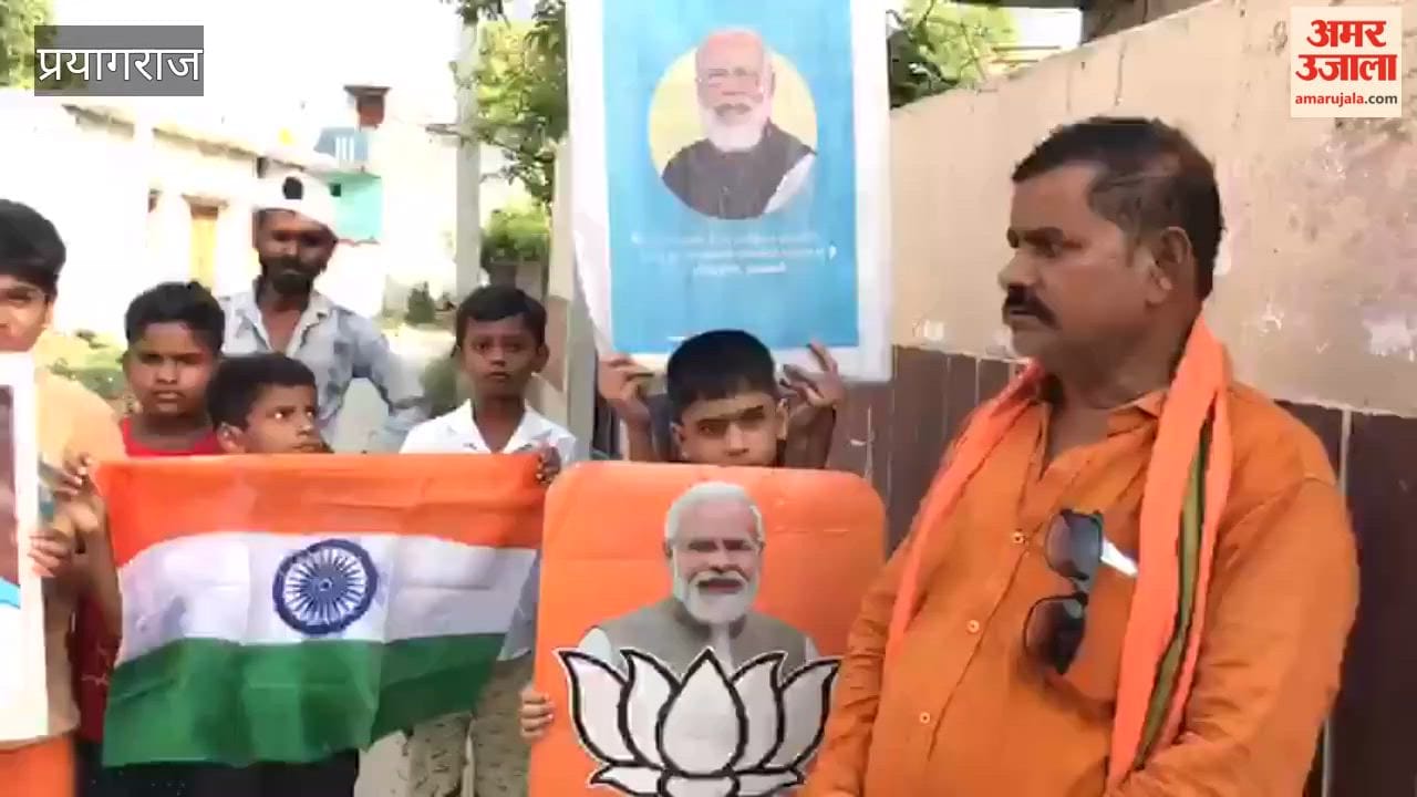 The Sikh community distributed sweets to celebrate PM Modi becoming the longest-serving Prime Minister.
