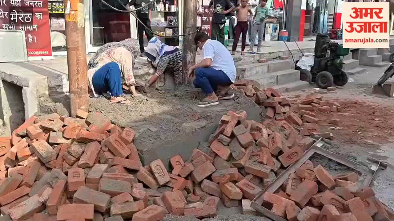 Residents of the neighborhood demolished the platform built for the transformer.