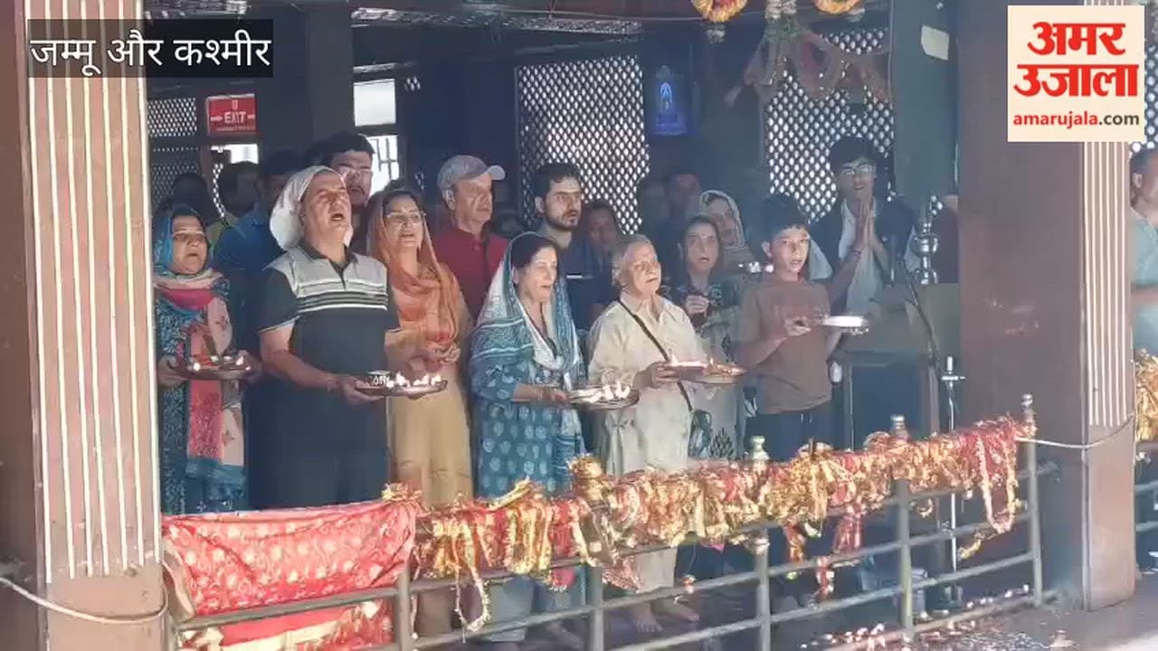 Migrant Kashmiri Pandit returns home after 36 years