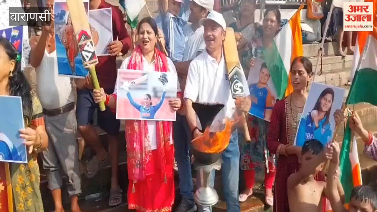 Aarti performed for Mother Ganga celebrate India victory over Pakistan in Women T20 World Cup