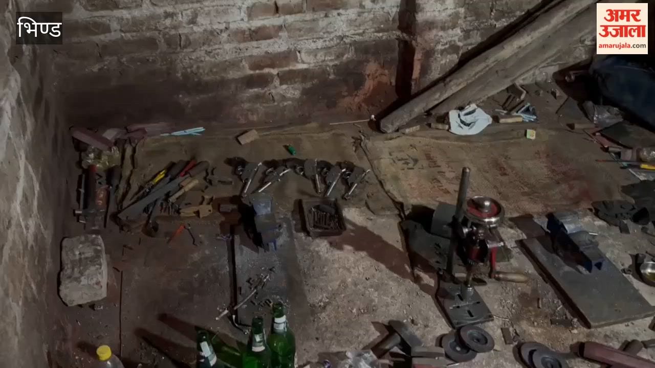 An illegal country-made pistol factory was operating behind the SP's office