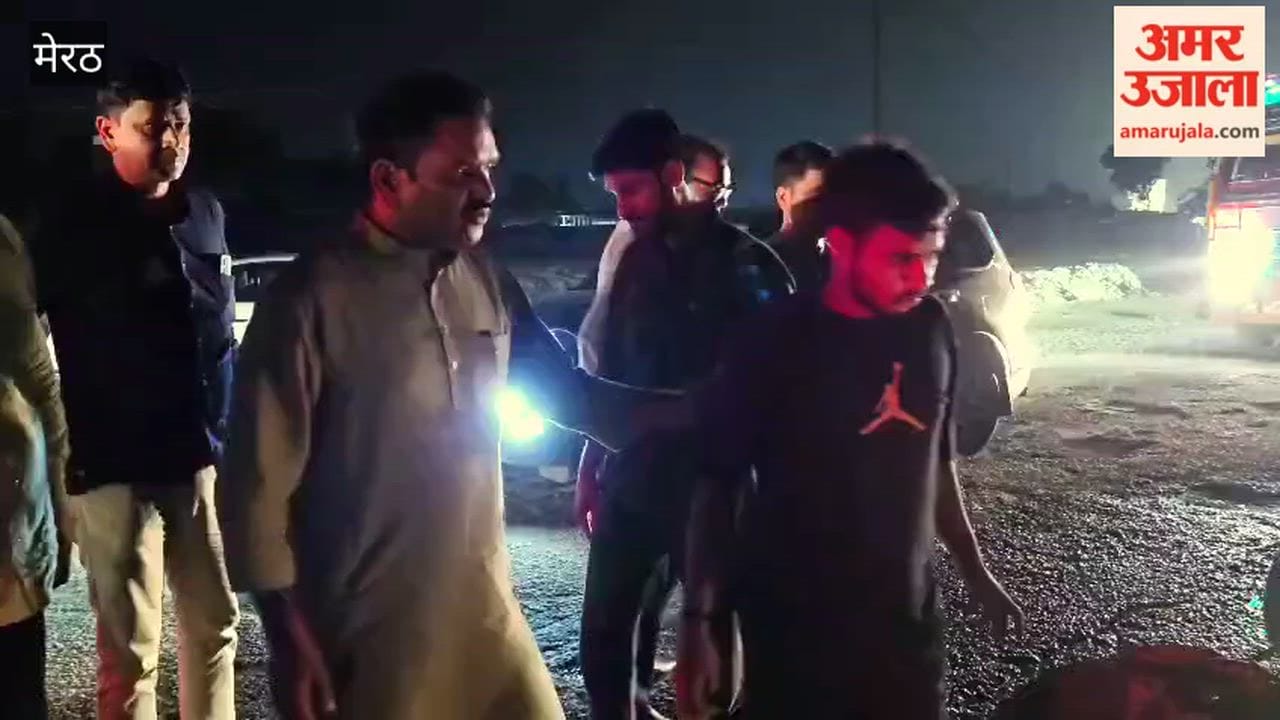 Meerut: Minister-in-charge Asim Arun had an overturned vehicle righted and inquired about the driver's condition.