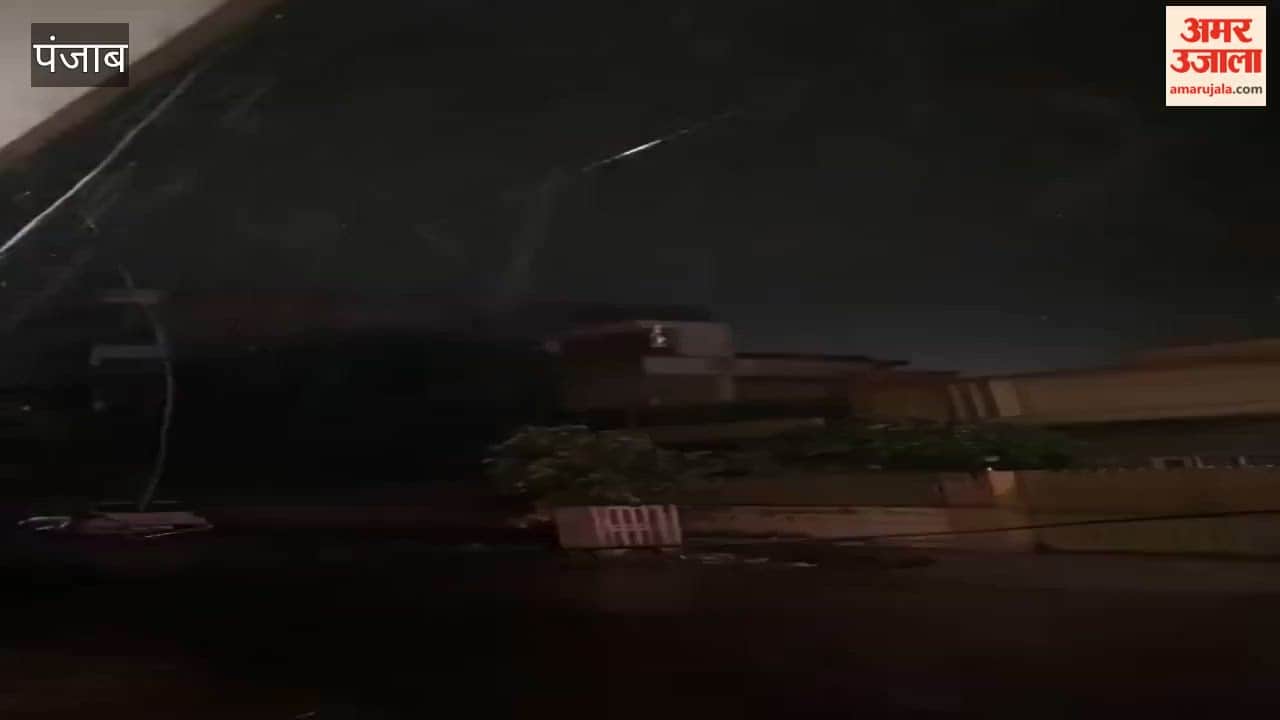 Strong winds and rain in Jalalabad at night.