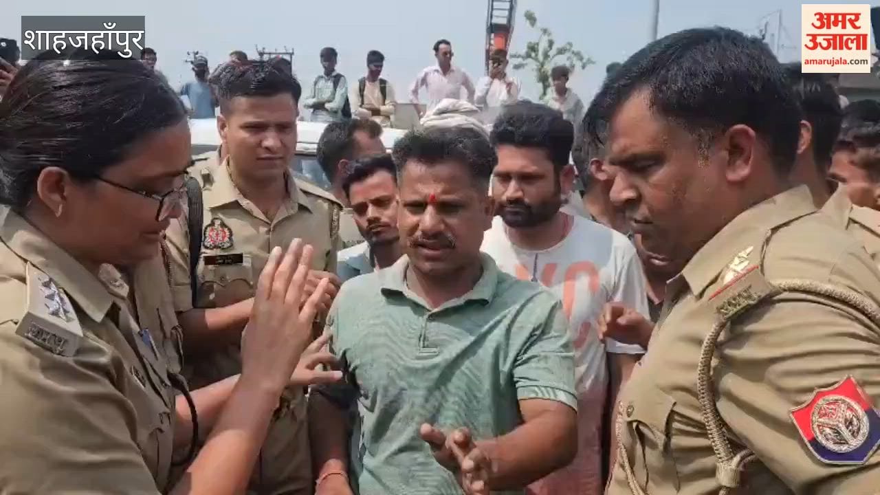 Motorcyclist killed after being hit by a car in Shahjahanpur