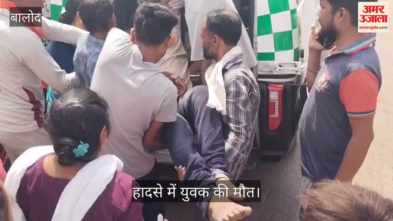 Two motorcycles collide while overtaking brake pedal pierces neck rider dies on the way to the hospital in Bal