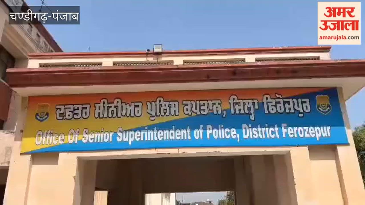 Two accused arrested with illegal weapons.