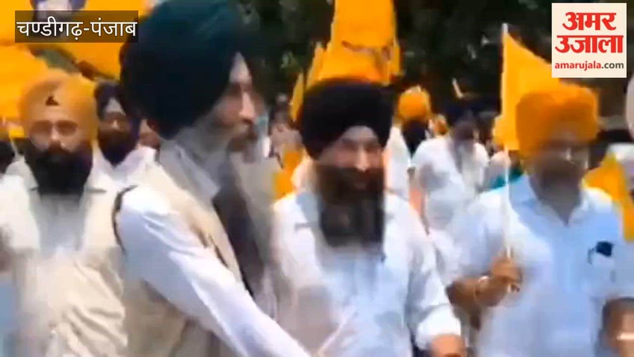 SAD (A) staged a sit-in in Ferozepur in support of its demands.