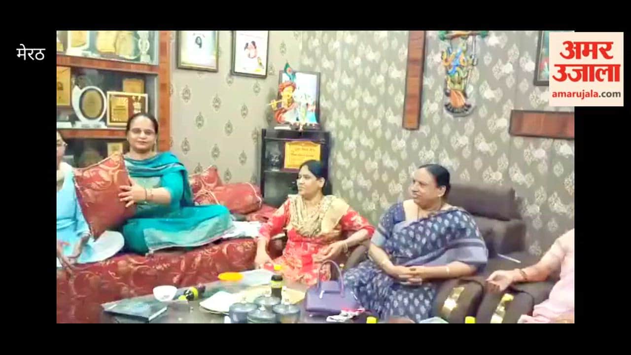 Sheesh Ka Dani Samarpan Charitable Trust played a lot of games in the monthly meeting and enjoyed singing songs