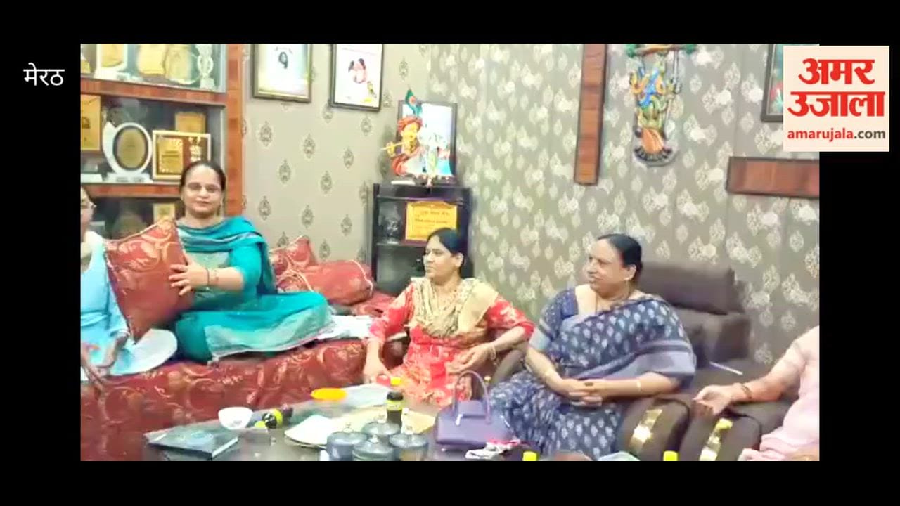 Sheesh Ka Dani Samarpan Charitable Trust played a lot of games in the monthly meeting and enjoyed singing songs