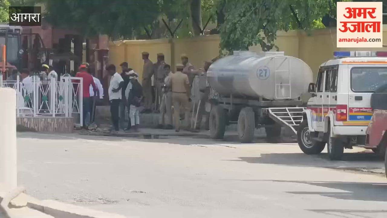Removal of Controversial Shrine Begins on Agra’s MG Road Under Tight Security