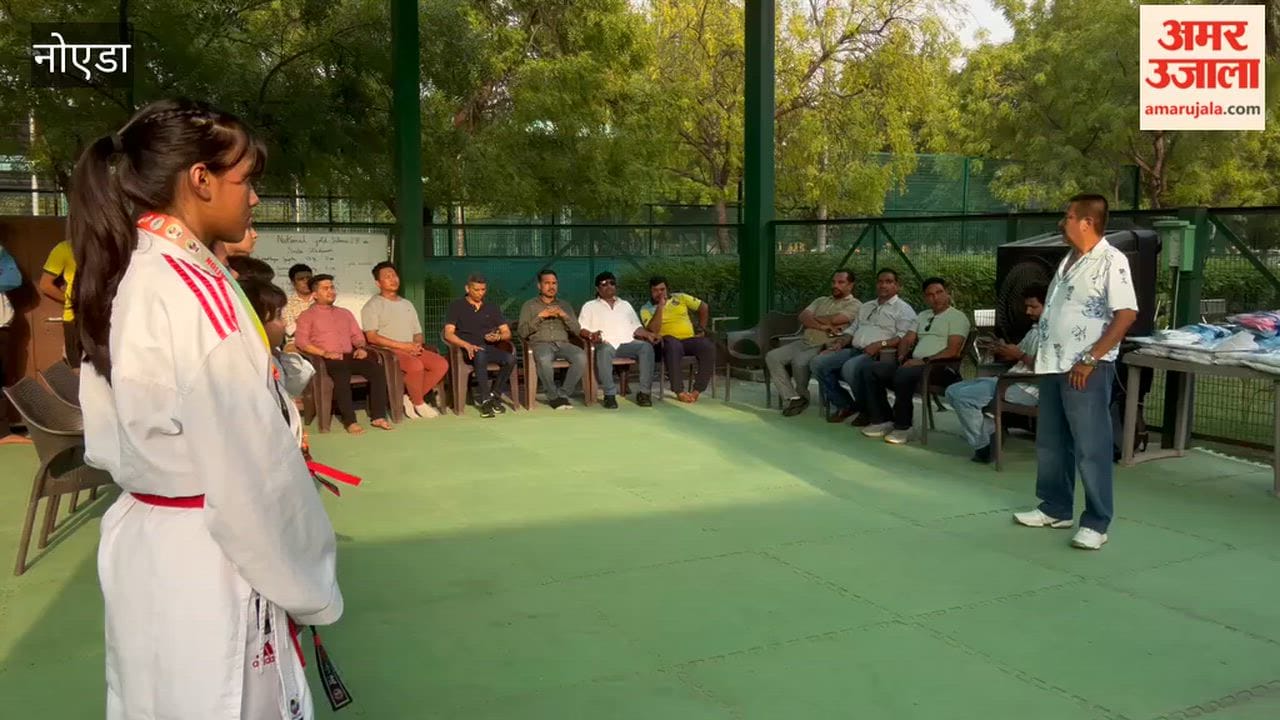National medal-winning karate players were felicitated