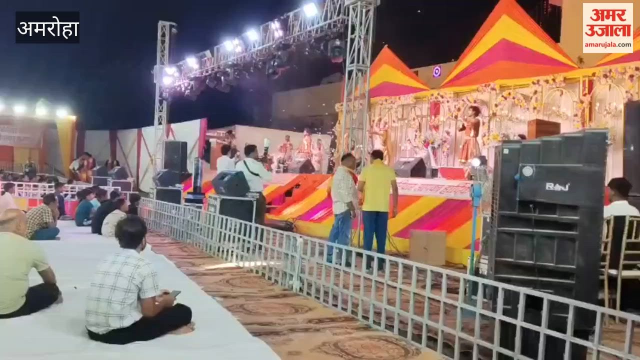 Attractive tableaux of gods and goddesses captivated the hearts of people at the Shri Ram Festival