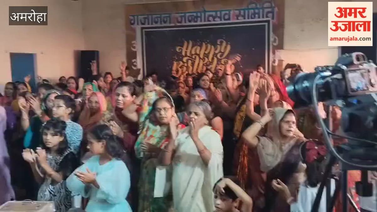 श्रीमद भागवतत कथा में नंद के आनंद भयो जय कन्हैया लाल पर झूम उठे श्रद्धालु