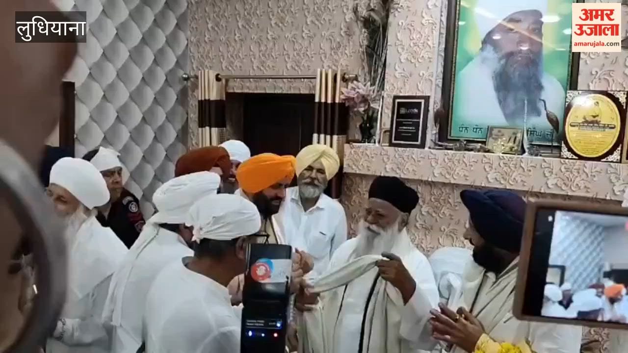 Haryana CM Nayab Saini bowed down in Nanaksar, served devotees by washing their utensils, saying Nanaksar is a place of devotion, there is no politics here.
