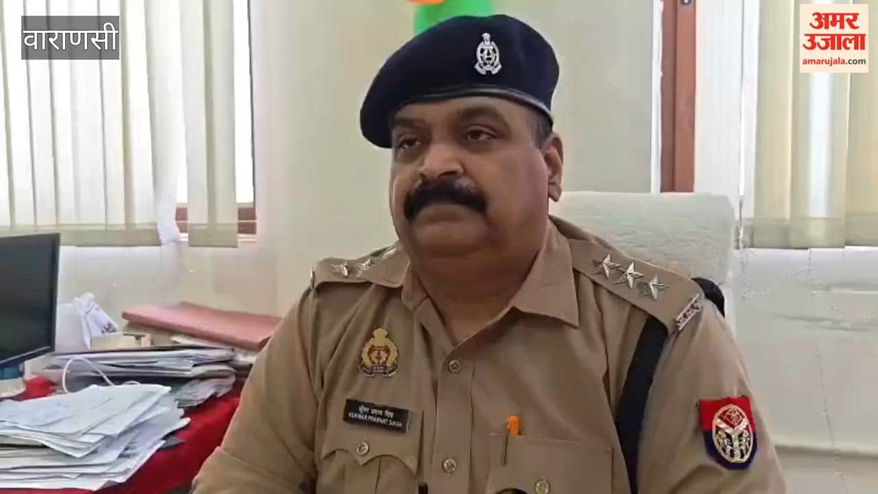 Four adults and two minors caught for pelting stones train