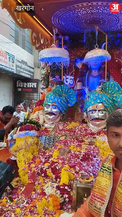 Madhya Pradesh's biggest Shivdola came out amidst the salute of the police band