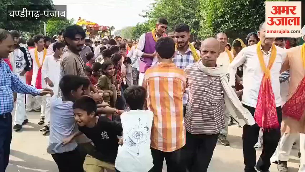 A chariot procession was taken out from the Maloya Small Flats on Janmashtami