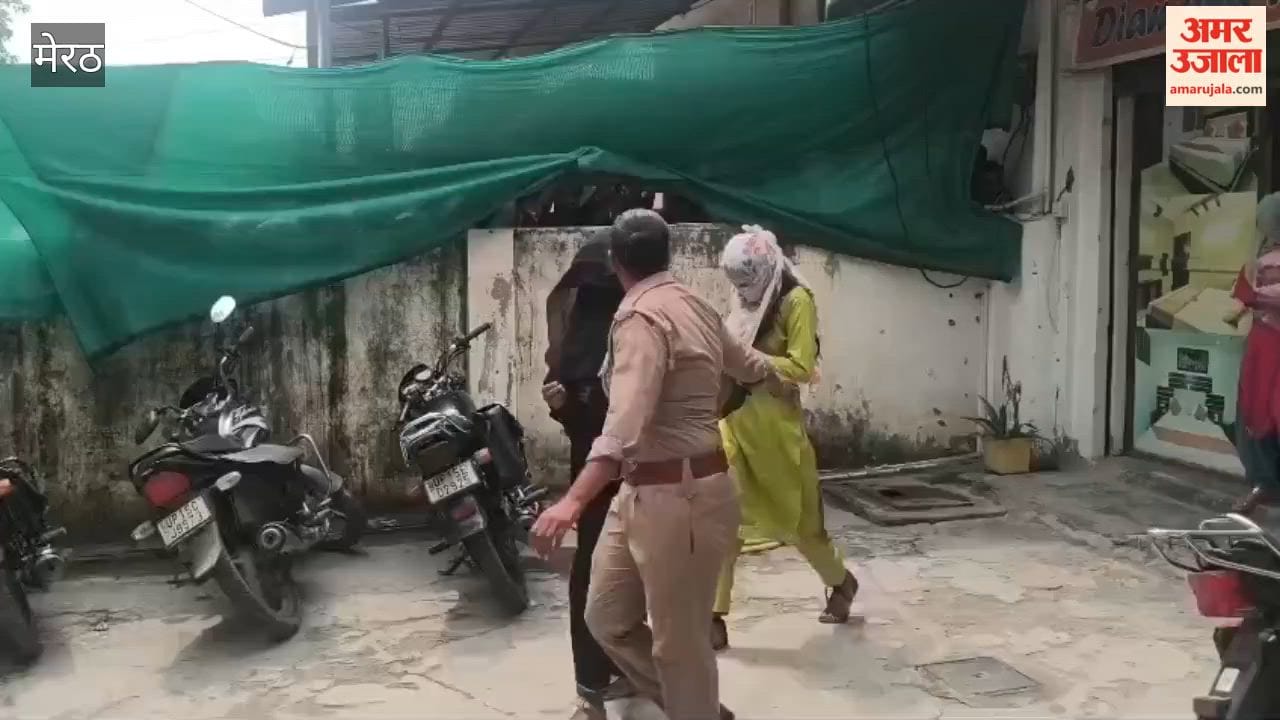 Meerut: Police raided a hotel in Hastinapur; several young men and women were detained and taken to the police station.