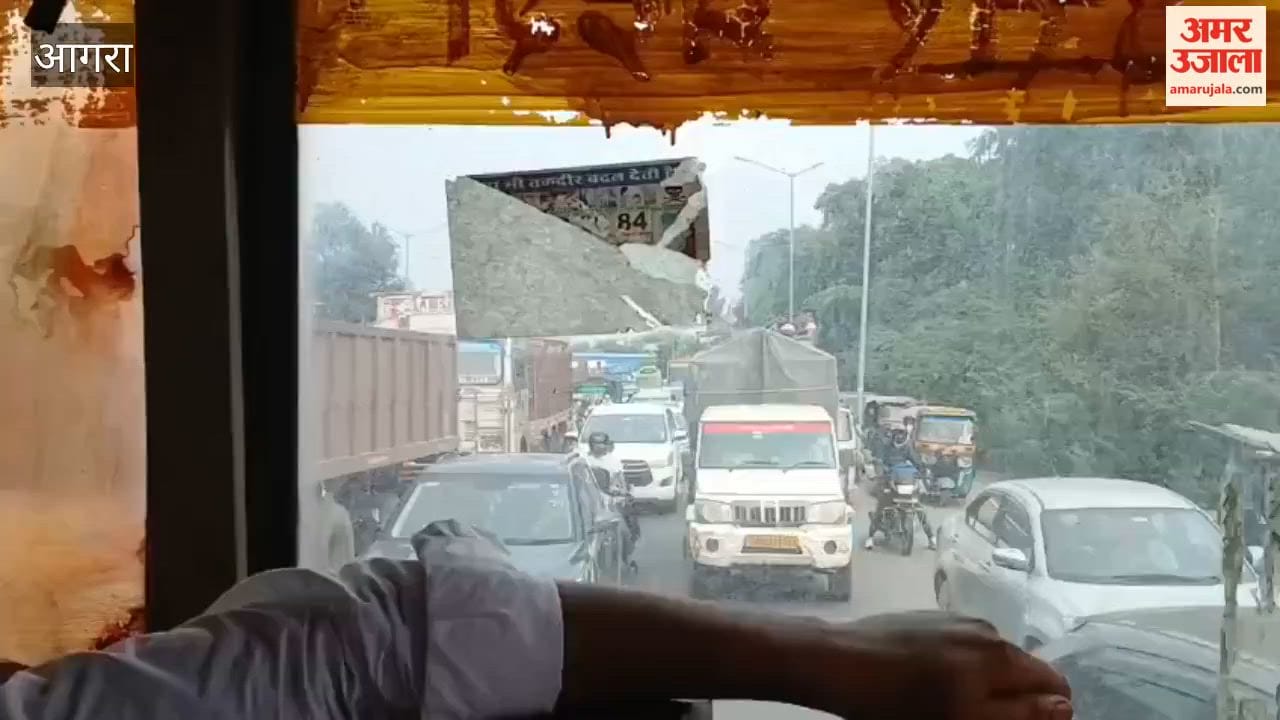 Long traffic jam on highway in Agra
