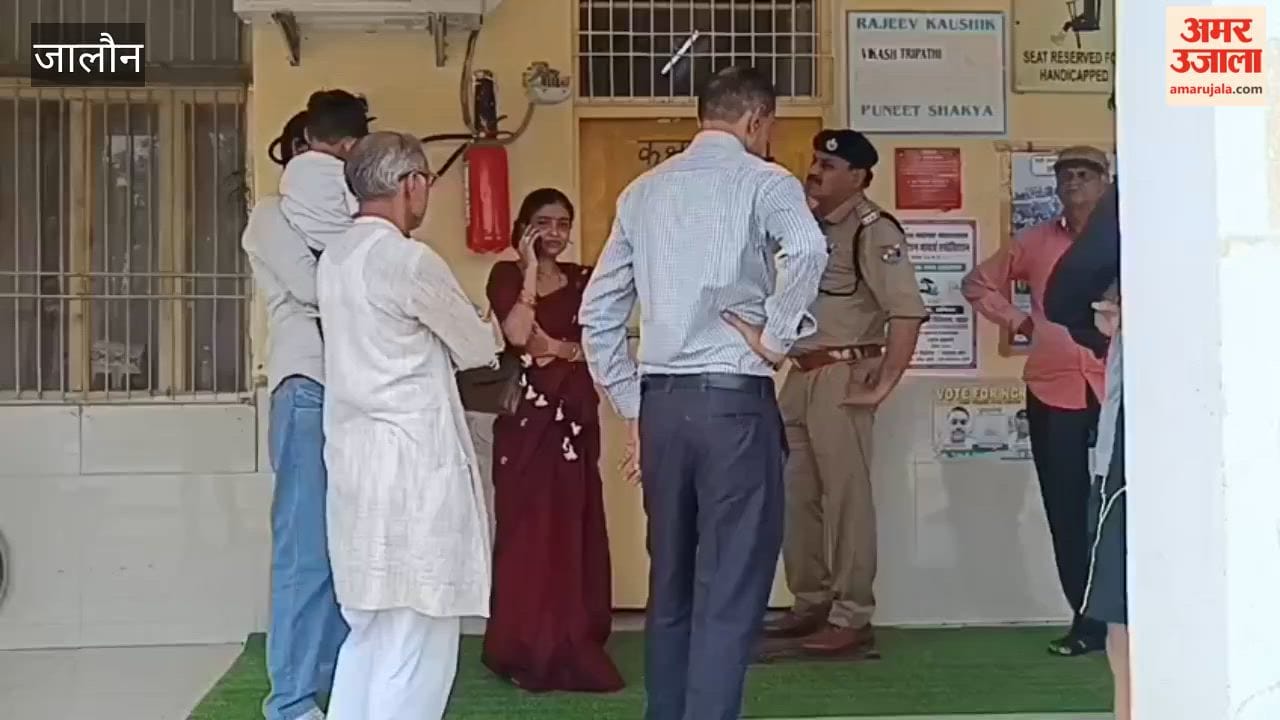 Jalaun: Jewelry worth ₹10 lakh stolen from woman's purse while boarding MEMU train; thief exploits crowd