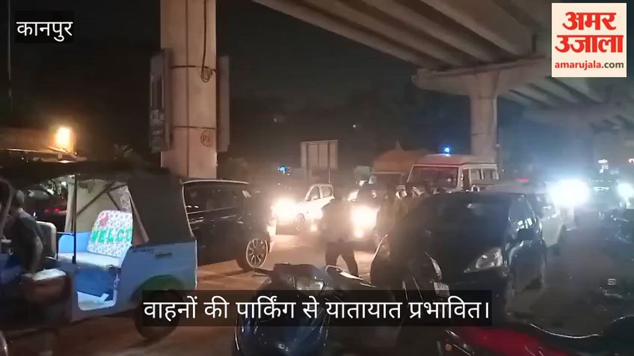Vehicles Occupy Footpath From IIT Metro Station to IIT Gate, Traffic Jams Persist