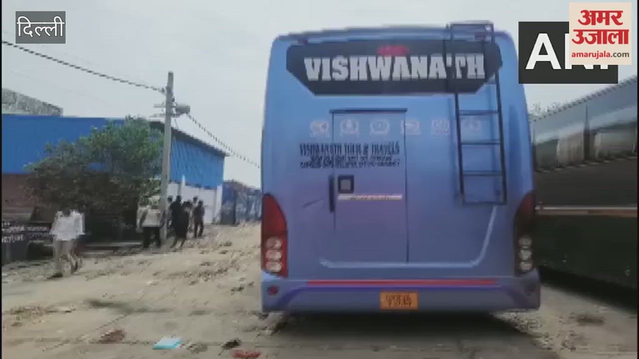 16 year old student Group misdeed on a moving bus over a distance of 47 km.