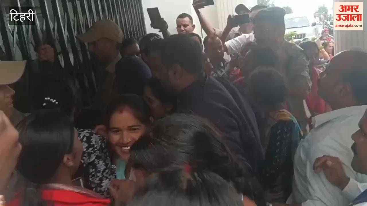 Demand to make DNA report public in Ketan murder case; family members lay siege to DM's office
