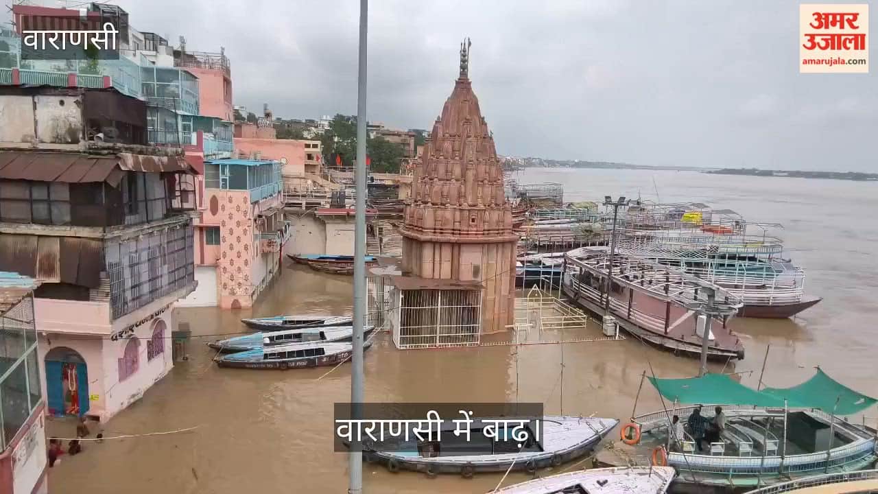 Floodwaters reach water police station in Kashi access to all ghats cut off