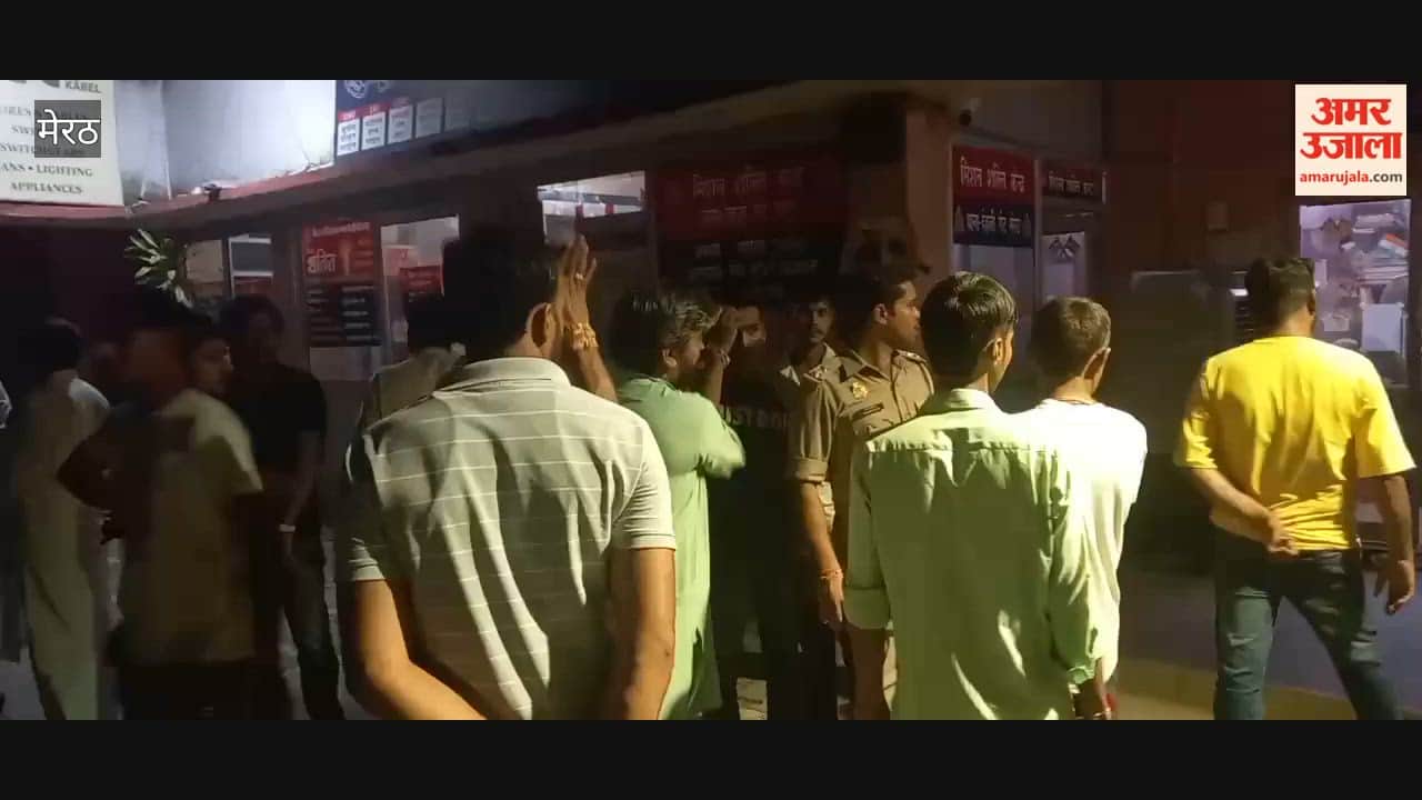 Meerut: Youth beaten by accused from another community; Hindu organization creates a ruckus at the police station.