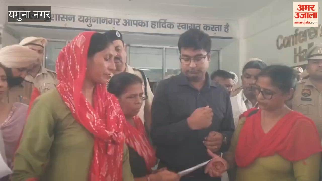 CITU staged a protest in support of the strike by Yamunanagar municipal and fire department personnel.