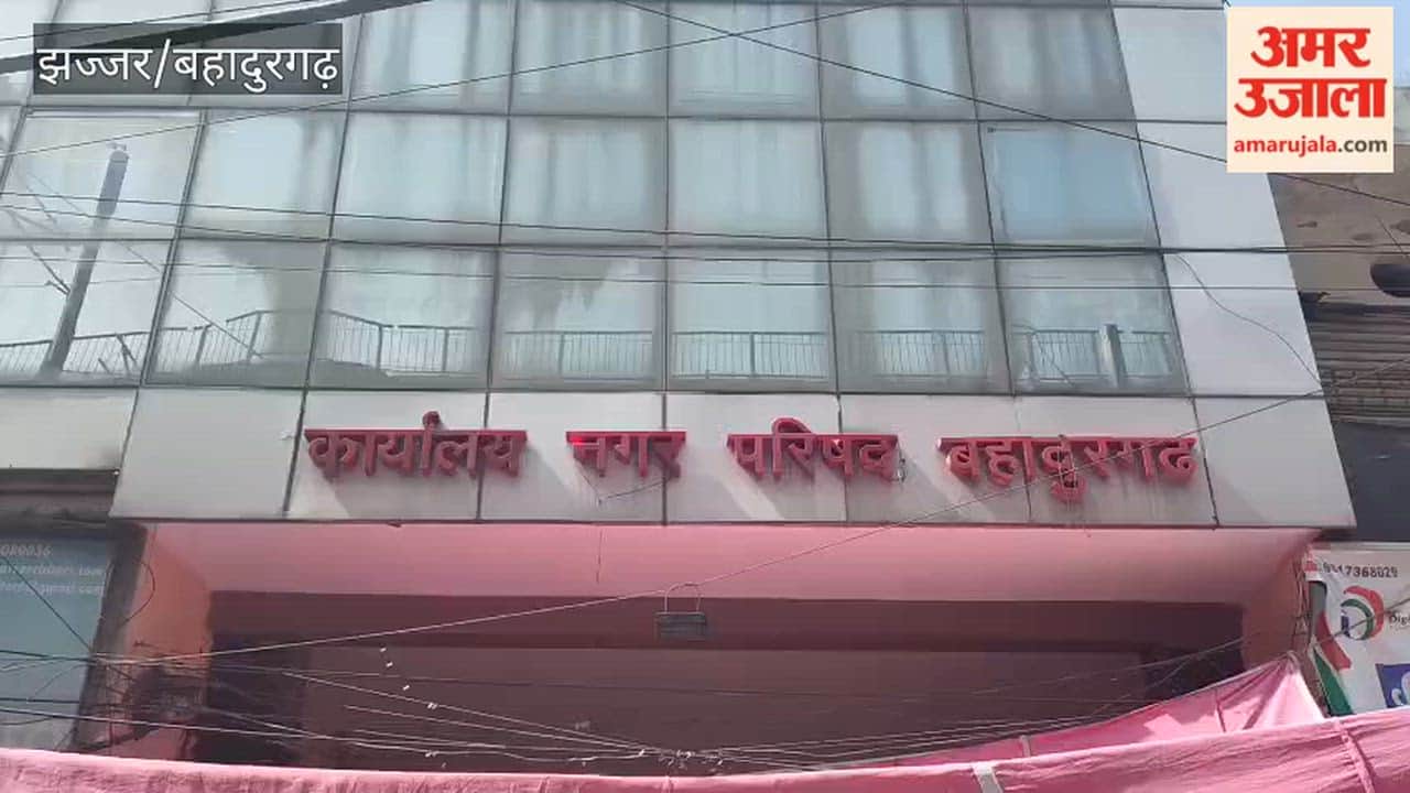 Sanitation workers' strike in Bahadurgarh continues for the 24th day; contractual workers extend support.