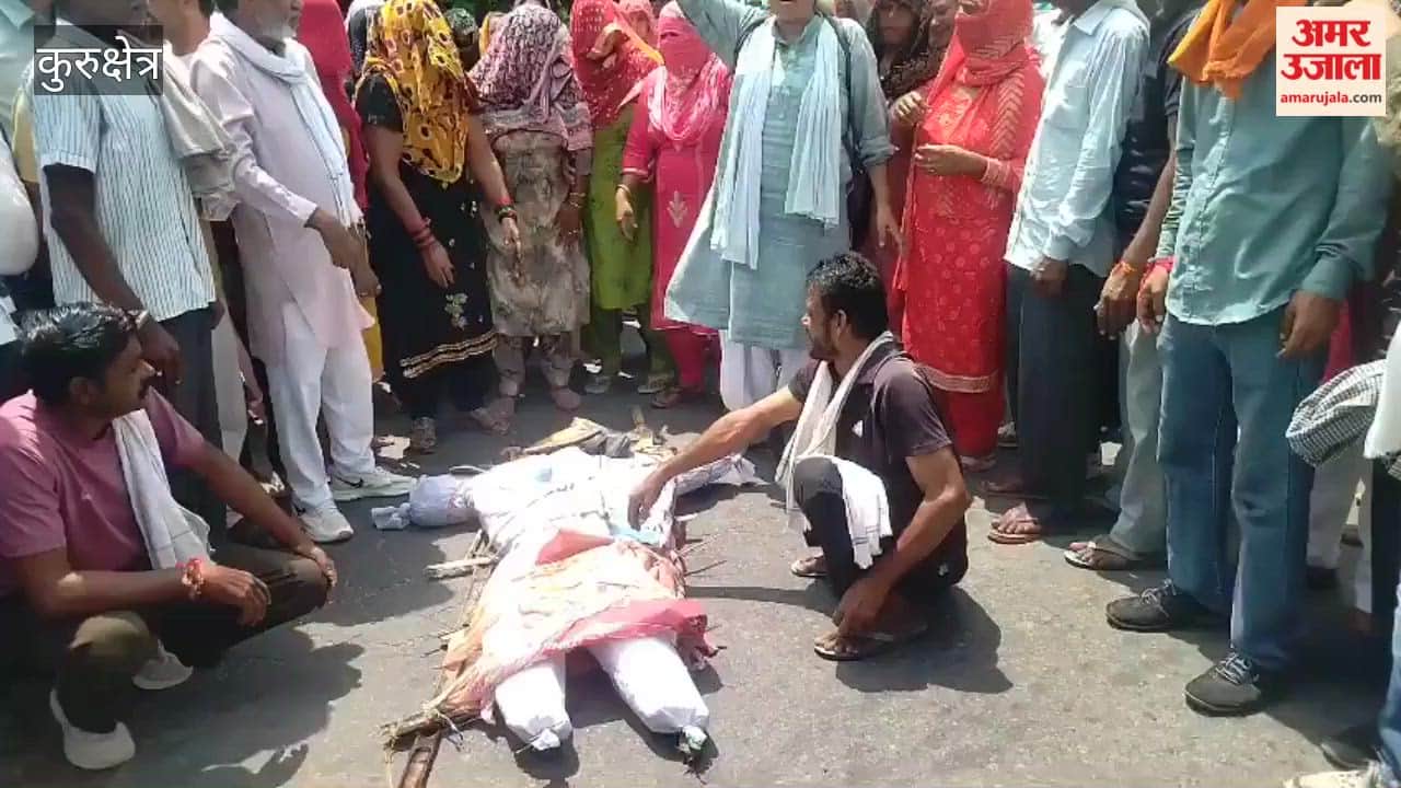 Sanitation workers anger erupts in Kurukshetra Cabinet Minister Krishan Bedi effigy burnt.