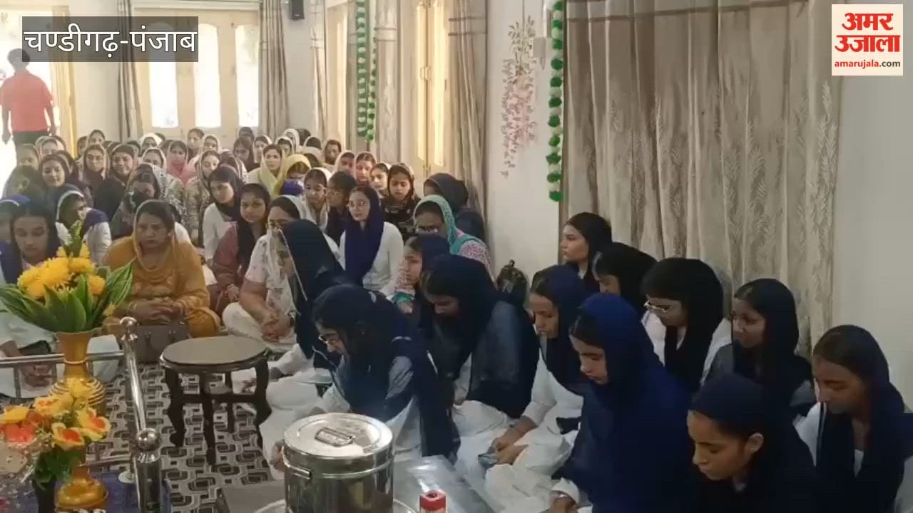 'Ardas' gathering held at Khalsa College for the release and high spirits ('Chardi Kala') of 'Bandi Singhs'.