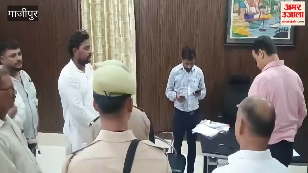 Villagers meet District Magistrate regarding erosion along the banks of the Ganges