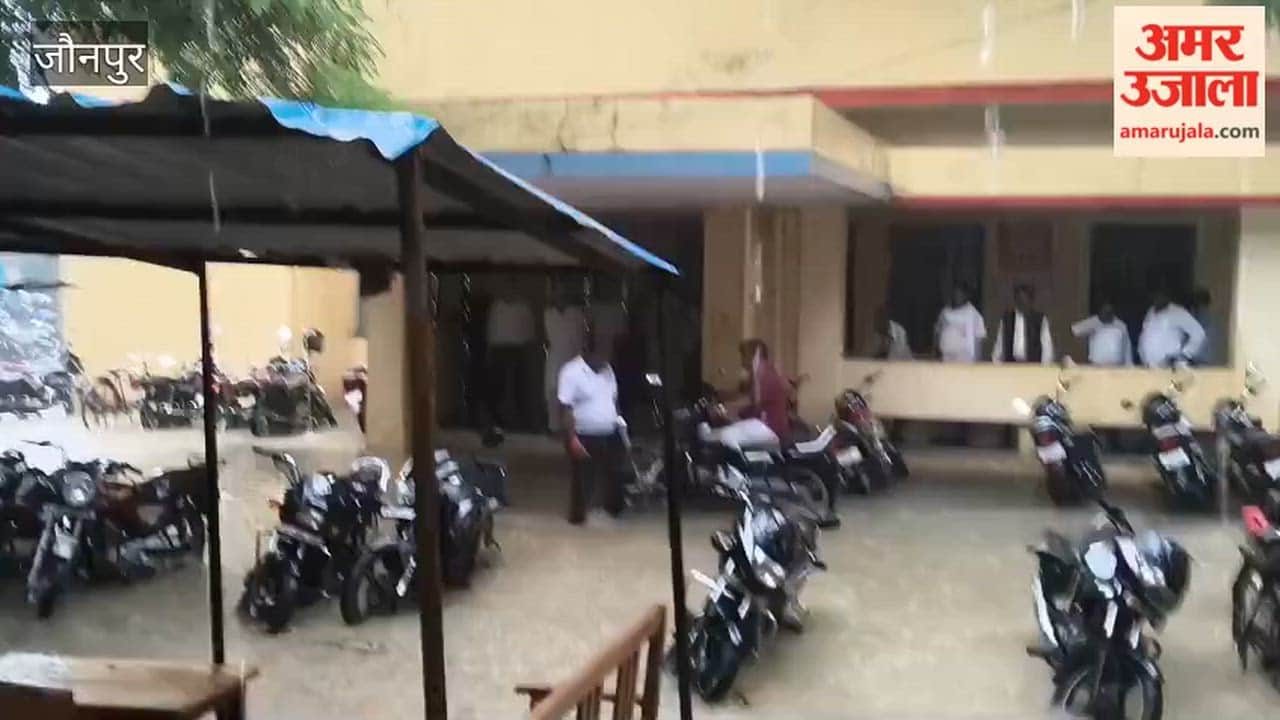 Waterlogging in city after an hour of rain in sonbhadra
