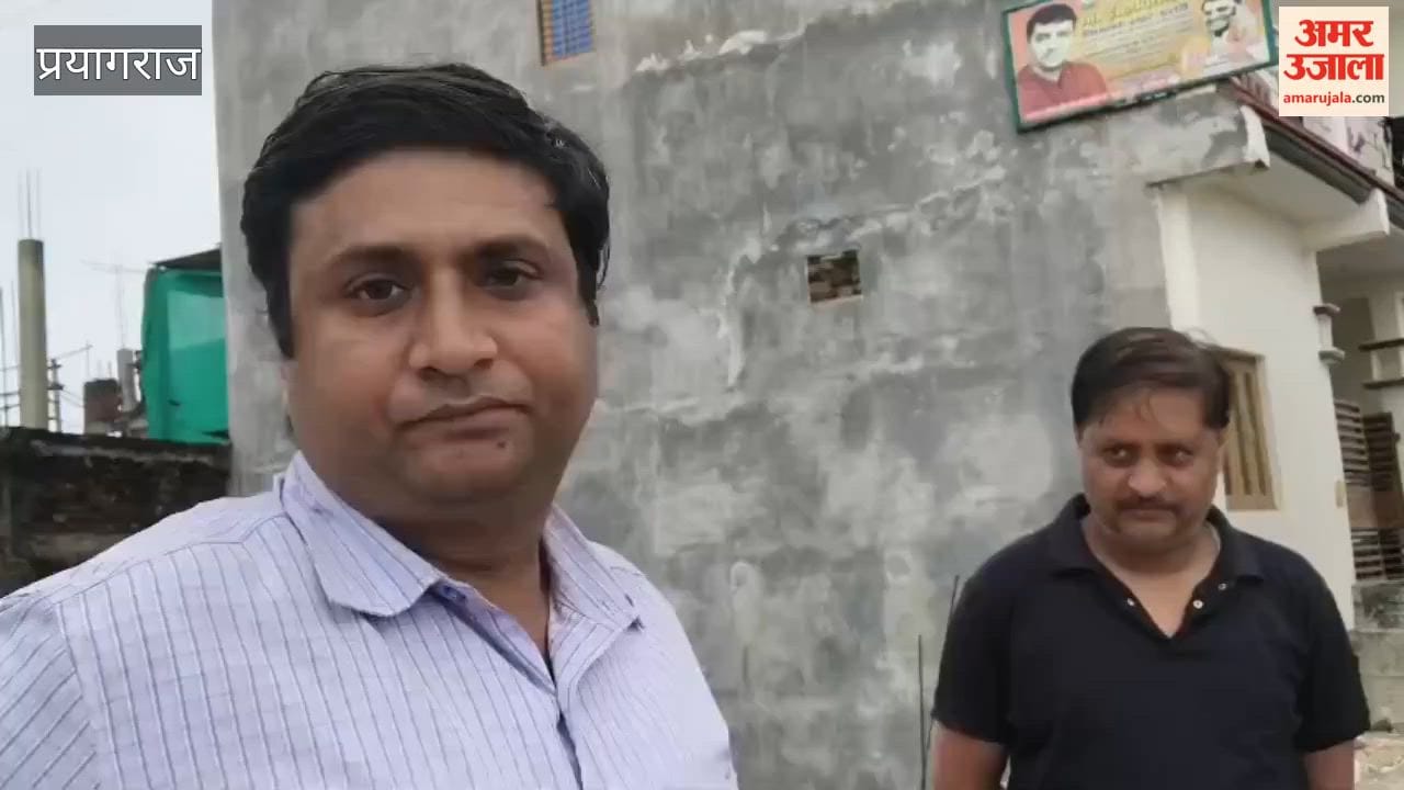 Floodwaters from the Ganges have reached the rear walls of several graveyards in the Chhota Bagha area of Asmatal.