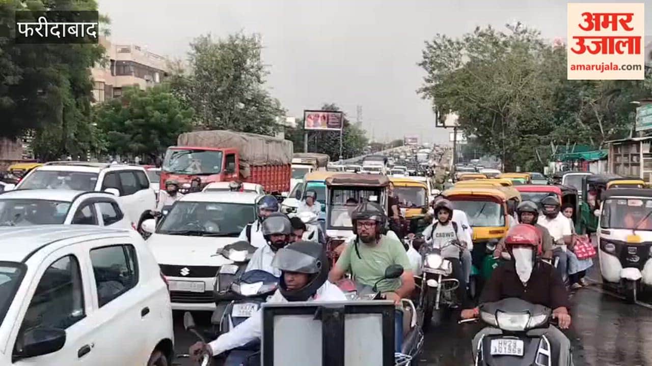 Rain caused a massive traffic jam in Faridabad