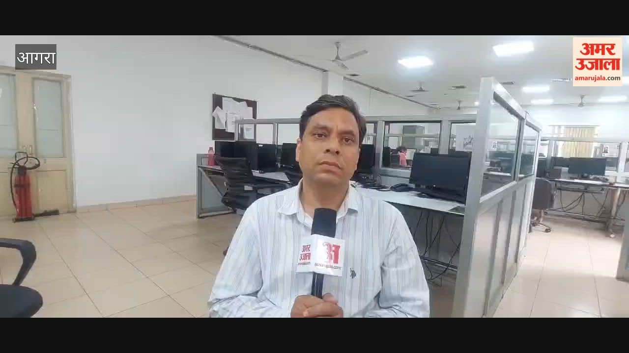 Uproar After Inspector Uses Lathi During Protest Against UGC Rules in Etmadpur