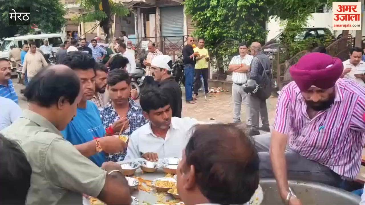 Meerut: Sikh Community Serves Langar to Traders During Protest in Shastri Nagar