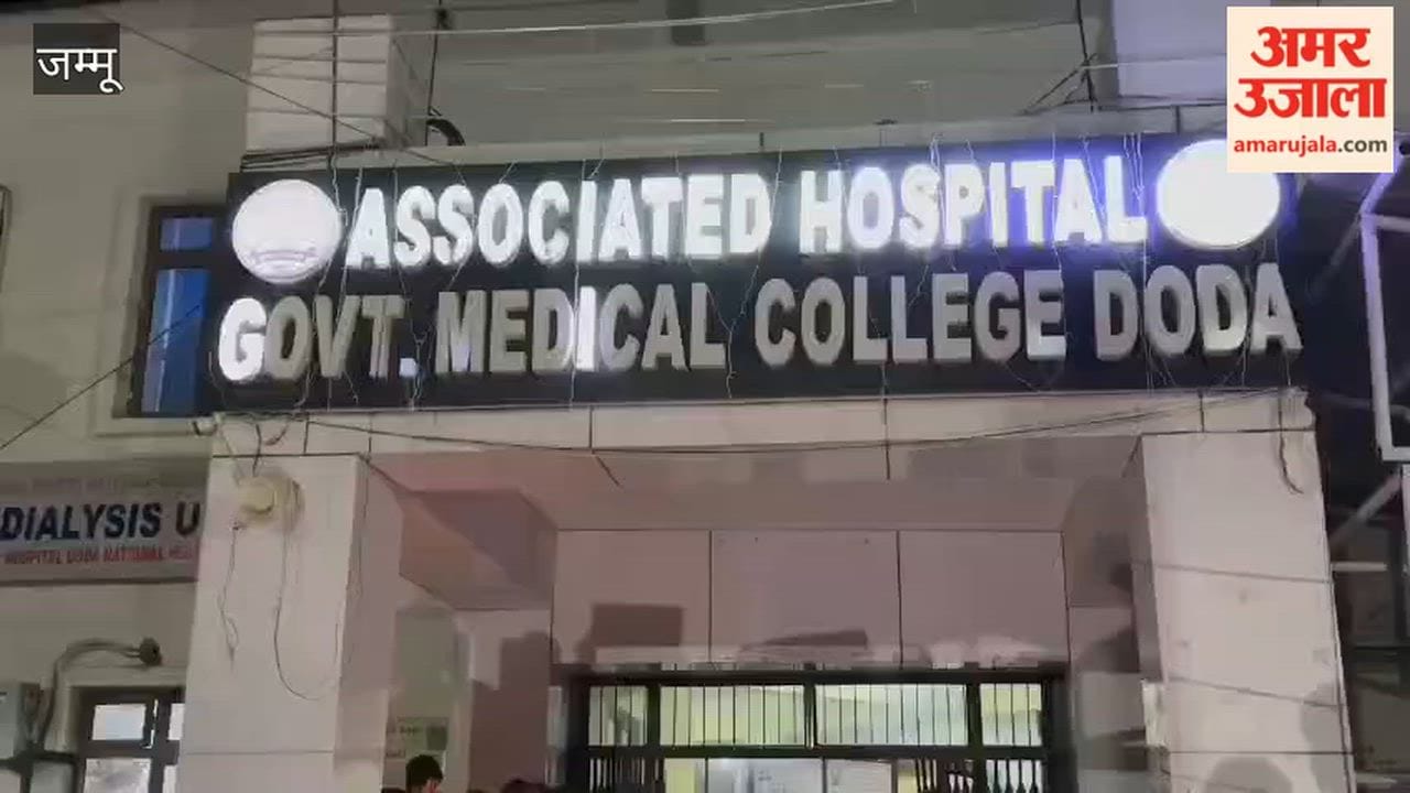 Doctors in Doda hold a candlelight march demanding a stipend hike
