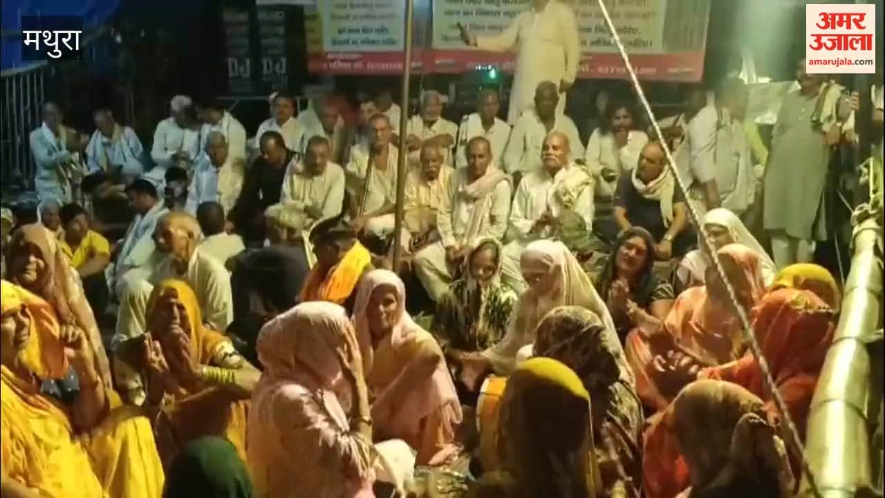 Unique protest at Chhata Sugar Mill sit-in site