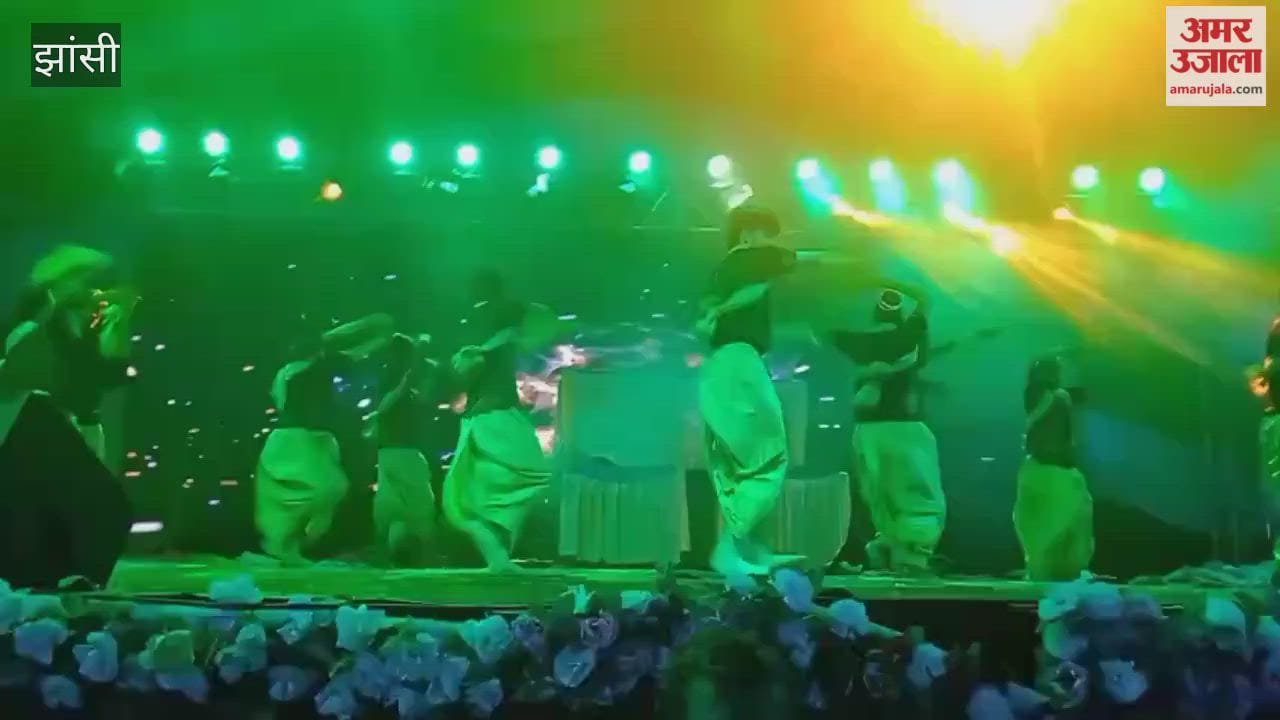 Youth should avoid the influence of social media and connect with the Gita.
