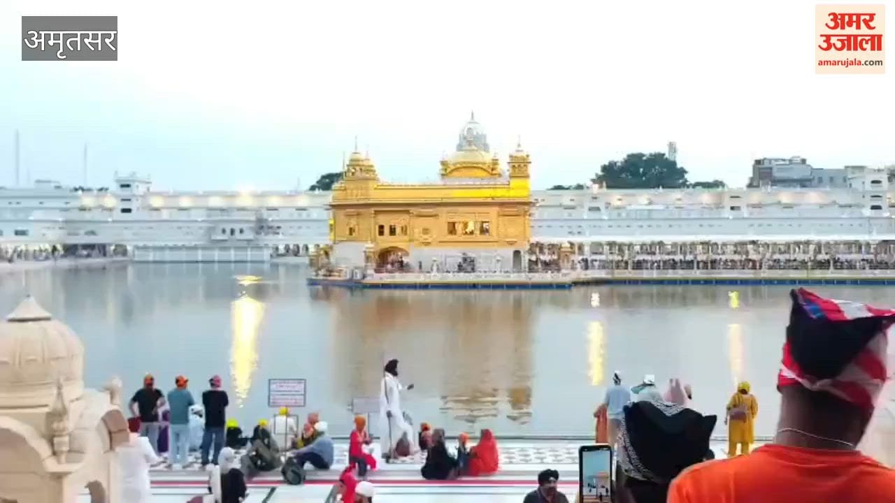 Dr. Satish Poonia paid obeisance at Sri Darbar Sahib and offered prayers for the peace, prosperity, and brotherhood of Punjab.