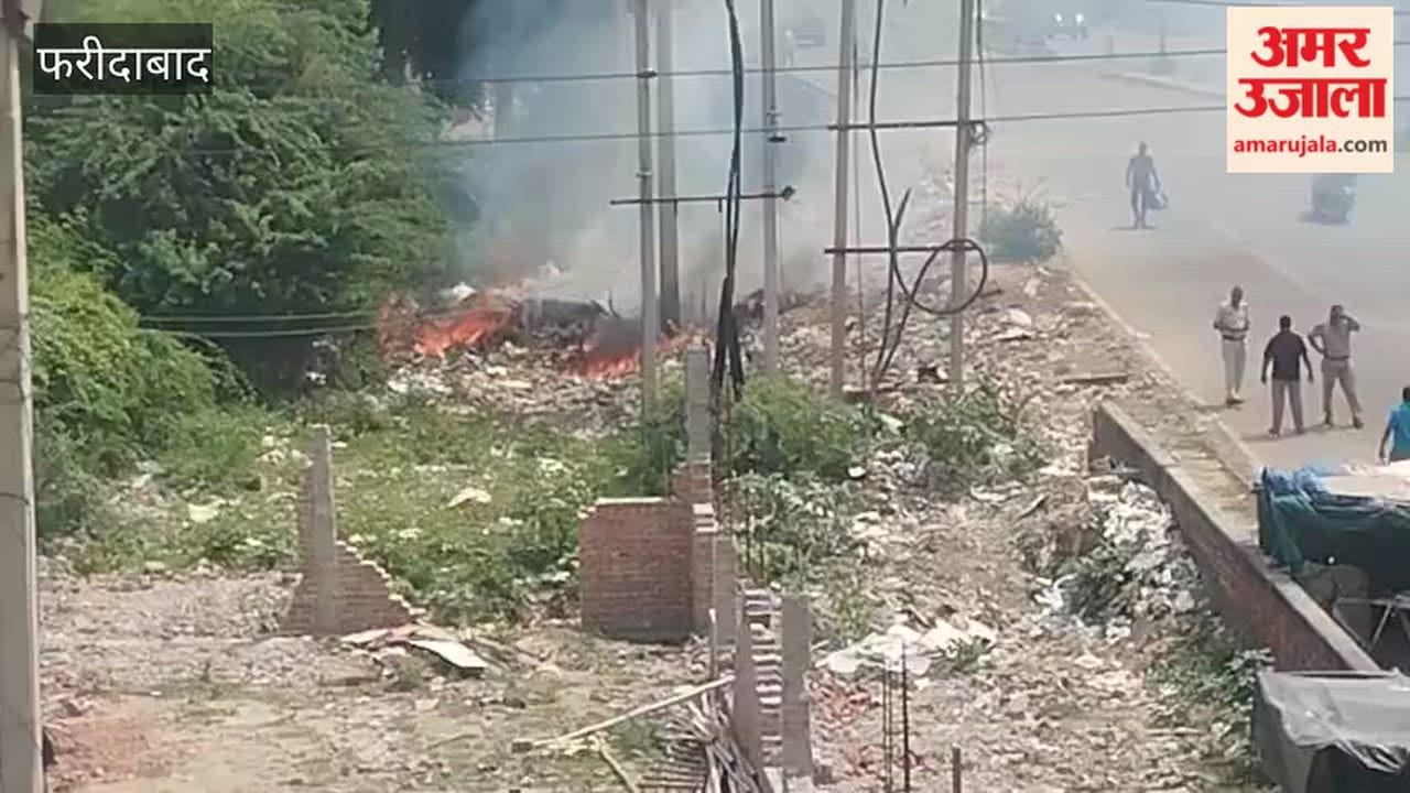 Anti-social elements set fire to garbage in Faridabad