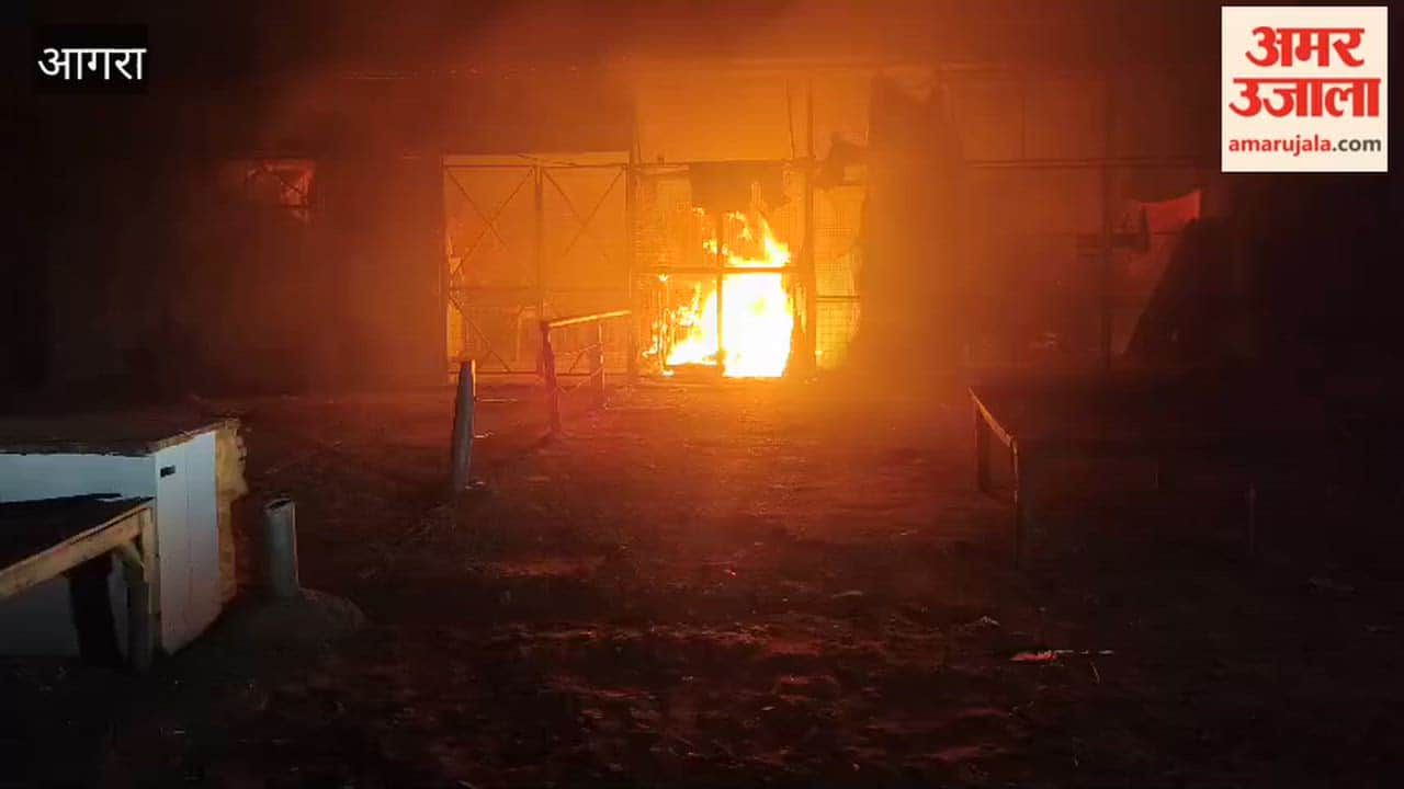 Massive fire breaks out at fruit shop in Agra Sikandra Mandi