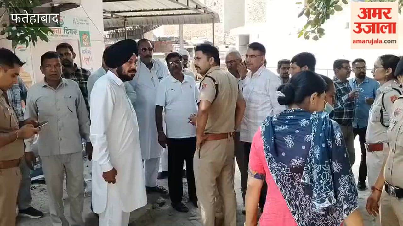 Police had to be deployed at the Fatehabad Municipal Council office for garbage lifting.