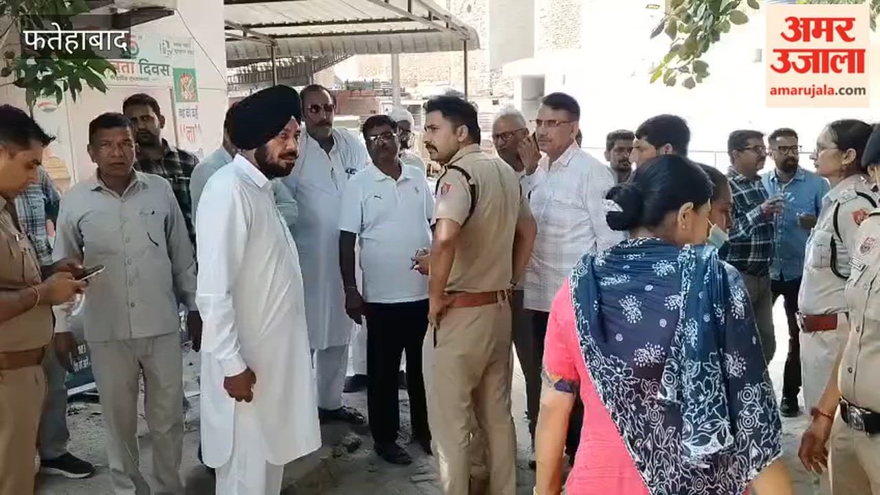 Police had to be deployed at the Fatehabad Municipal Council office for garbage lifting.